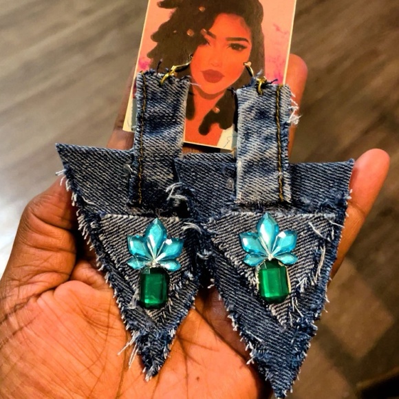 Fashion Earrings - Picture 4 of 4